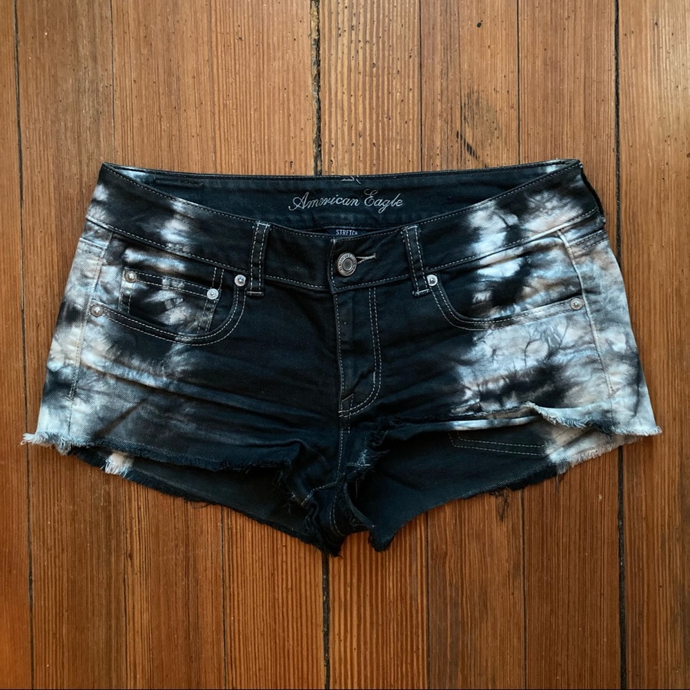 American Eagle b&w tie-dye jean shorts